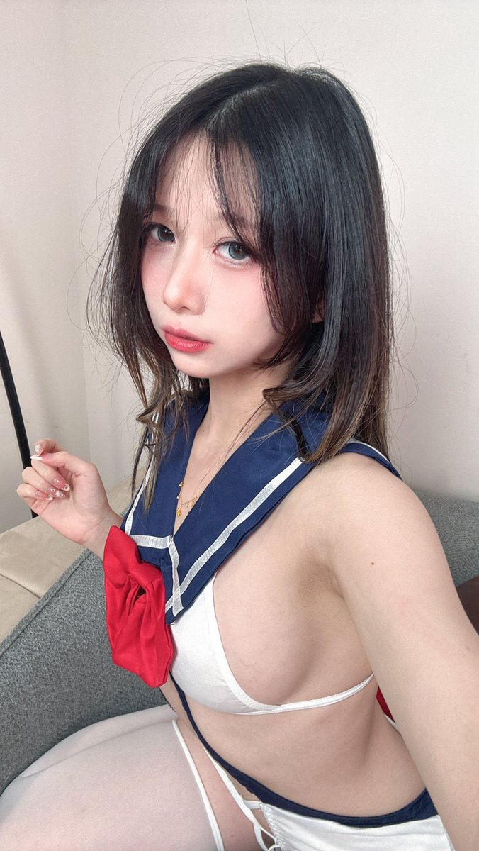 更新下自拍✌️ https://t.co/z0q8ME6yuq