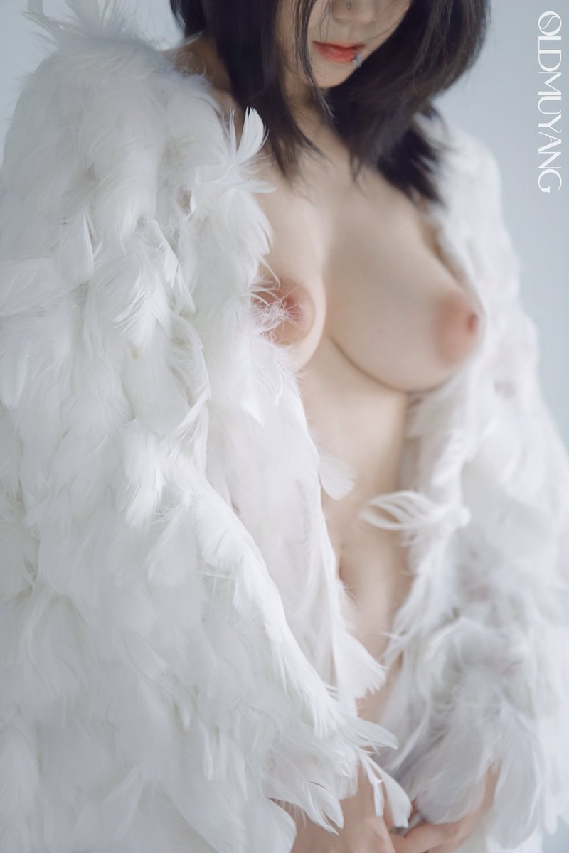 纯白
📷：@Oldmuyang
🧚🏻‍♀️：@cuic9794 https://t.co/Q61SJKtyBp