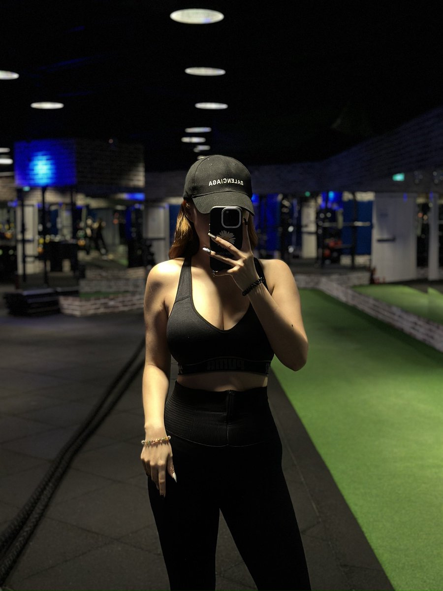 堅持一年多 越來越清晰可見🥹
練 做得很勤 
但吃睡還在努力🦦 https://t.co/EfOcSv5H2E