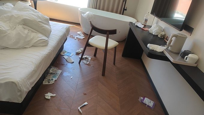 小红书违规发不出了……

昨晚内🐍第一视角，❤️真发🧐 https://t.co/WW56AXCsHg