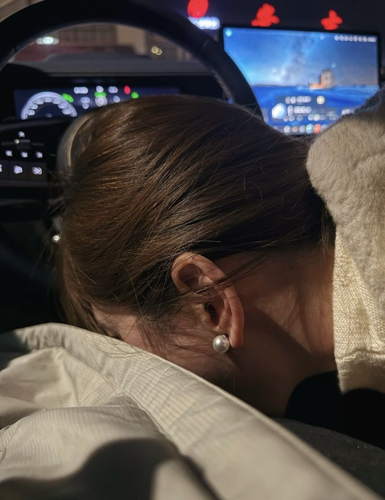 车内第一视角  注意调低音量  

▶️•၊၊||၊|။||||။၊|• 21:27 https://t.co/8hZyuODk1k