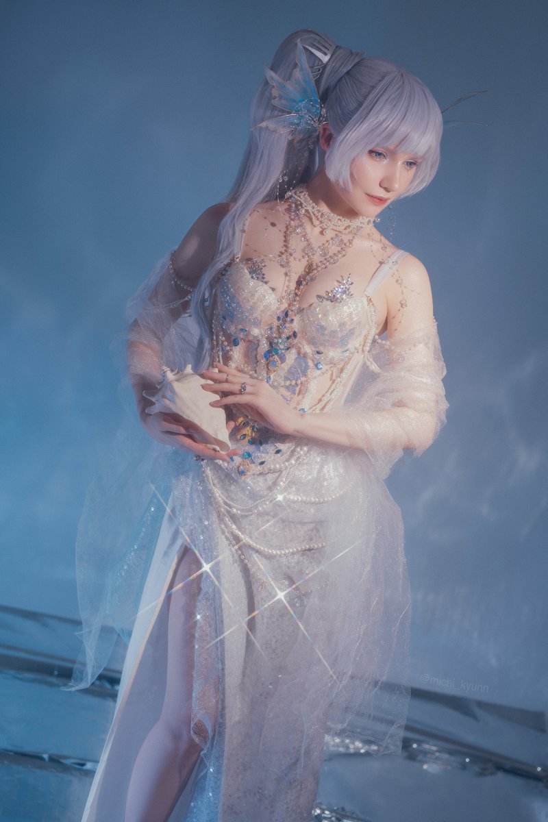 The sea was calm, and the sky was full of stars🌊✨

My Weiss Schnee cosplay from #RWBY 🤍 https://t.co/sns6tCVSSN