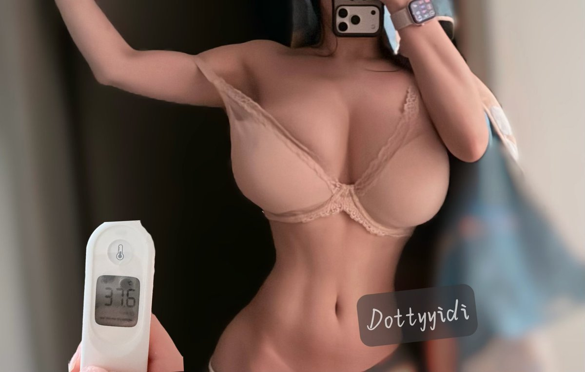 强如牛的我，迎来了四年来第一次发烧😪月经也一起来了🫠 https://t.co/gq1ktoeLqP