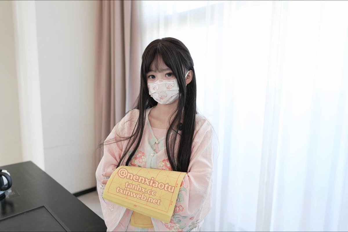 今天是写书法的美少女～✨

@ToBulaer 
@ToBuerma 
@KawasawaSen 
@BulmaList https://t.co/VRUkboYxnZ