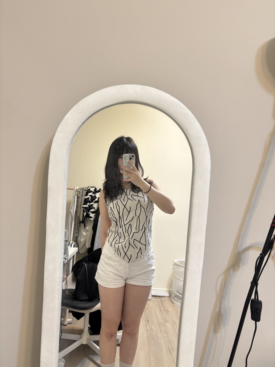 這女的就是一直在動
今天也是網球完健身房的行程 https://t.co/aeJoyNEHfK