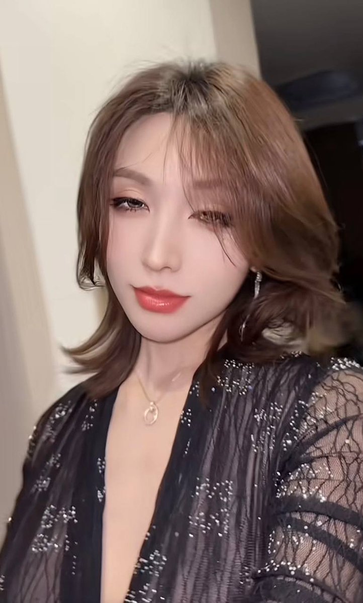 夜晚微醺的我~在这个时候玩起来会不会更刺激？
#聚众捞人不误正夜 #女人味 https://t.co/a7q8b6NHUP