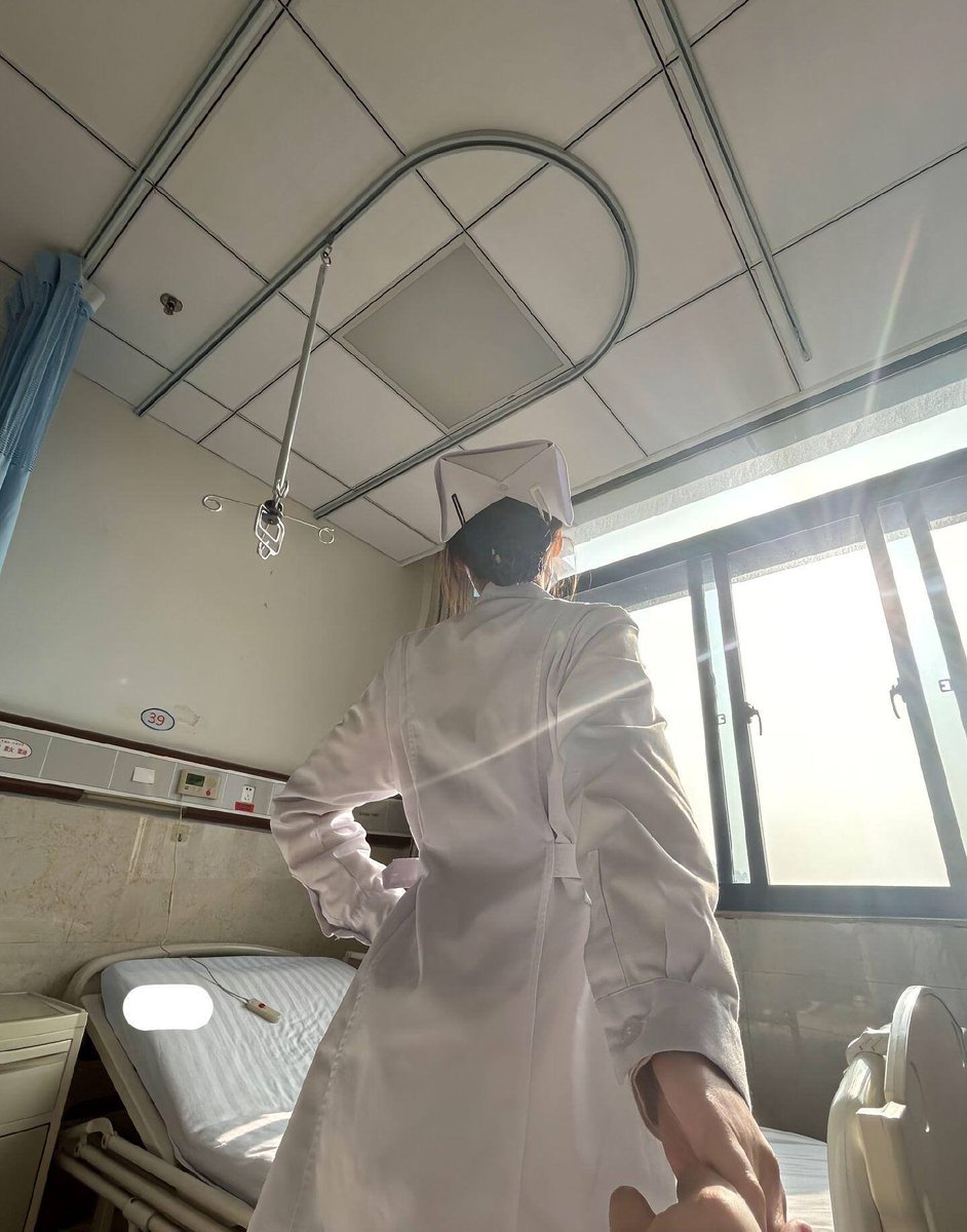 终究是穿不了碎花裙，做不了那娇滴滴的女子更不懂POLO衫的深情~ https://t.co/PWxfMf4Ku1