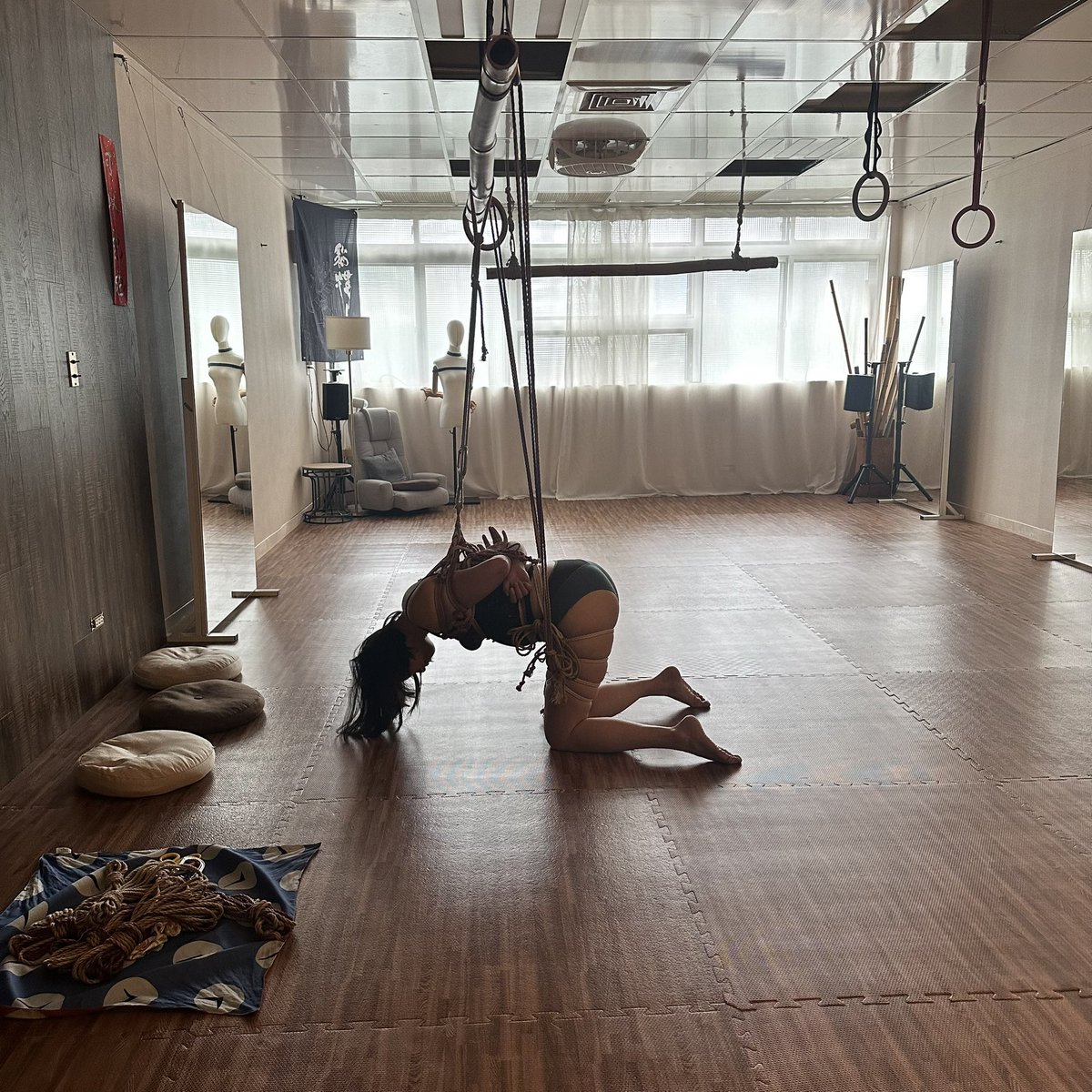 【0213-貓樓上】

過年第一綁！
很喜歡這天的氛圍跟風格，還有這樣的自己

🪢📷@Ttim2331 
📍@cats_downstairs 
🦋Me https://t.co/bg3UweStDf