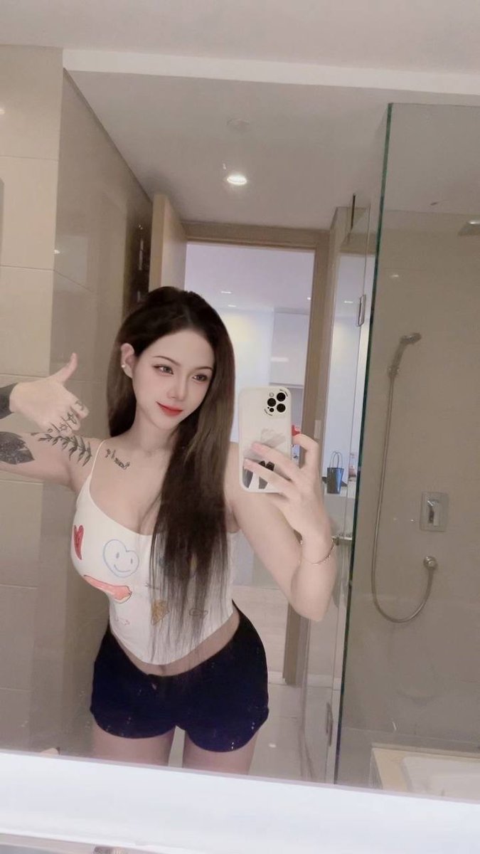 #苏州

175混血模特❤️
年龄：02年
身高：175cm
真🐻：36E
真人真照🔥好不事人间尤物
让你有不一样的体验
#御姐

总有一款会让你上头👉https://t.co/npgR03fGIS https://t.co/oAoh2HG32s