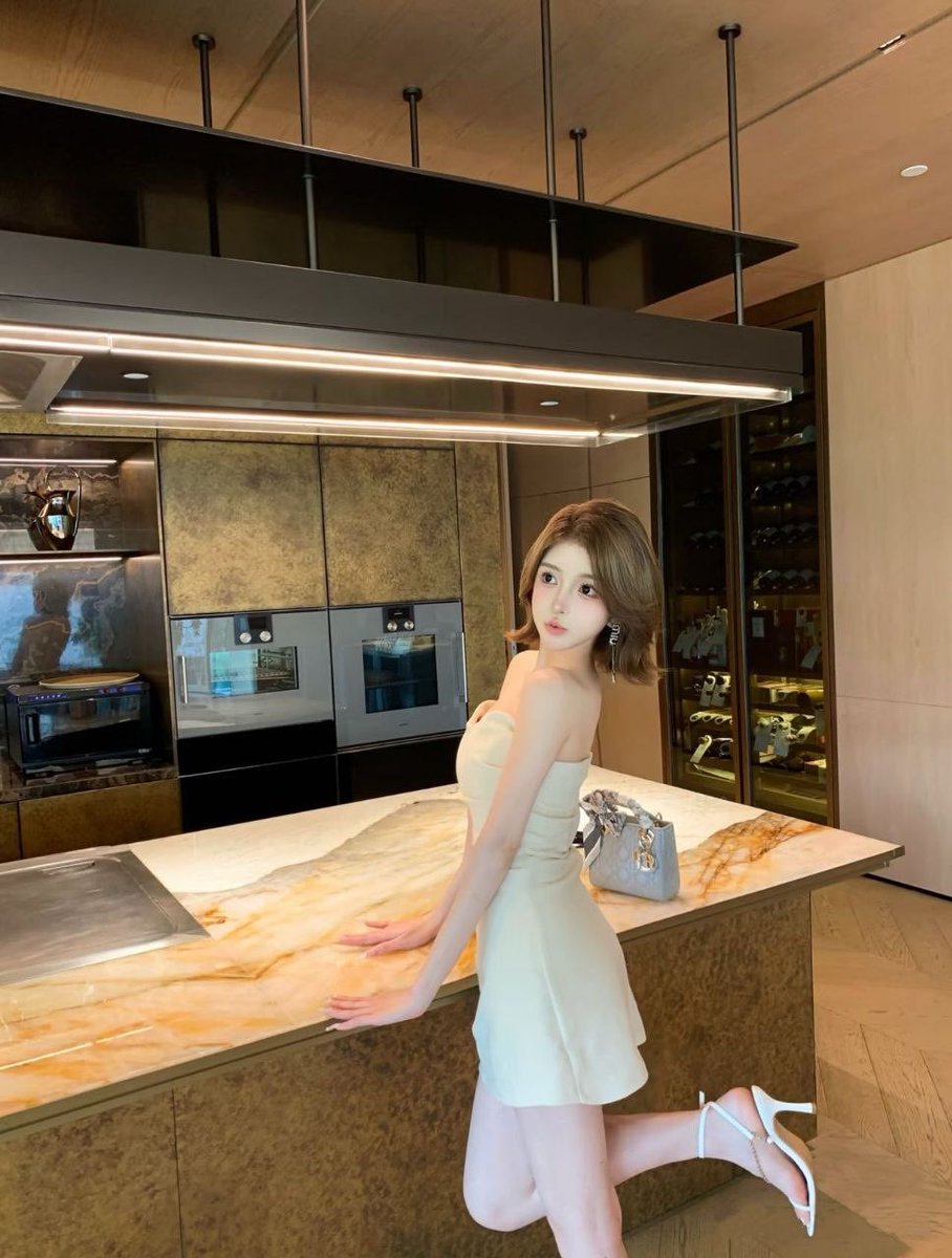 #上海
纯欲天花板 好评
01年 168cm 45kg  🐻G 
某书博主可验 无纹身
生活自拍真人真照真视频童颜巨ru 喜欢cosplay

🐧🐧:654063782
看照门槛🚪100（永久有效）备注zfb口令🧧添加➕
✈️万人选妃群：https://t.co/gNx2lQ3xM3 https://t.co/xyS7QFg9xB