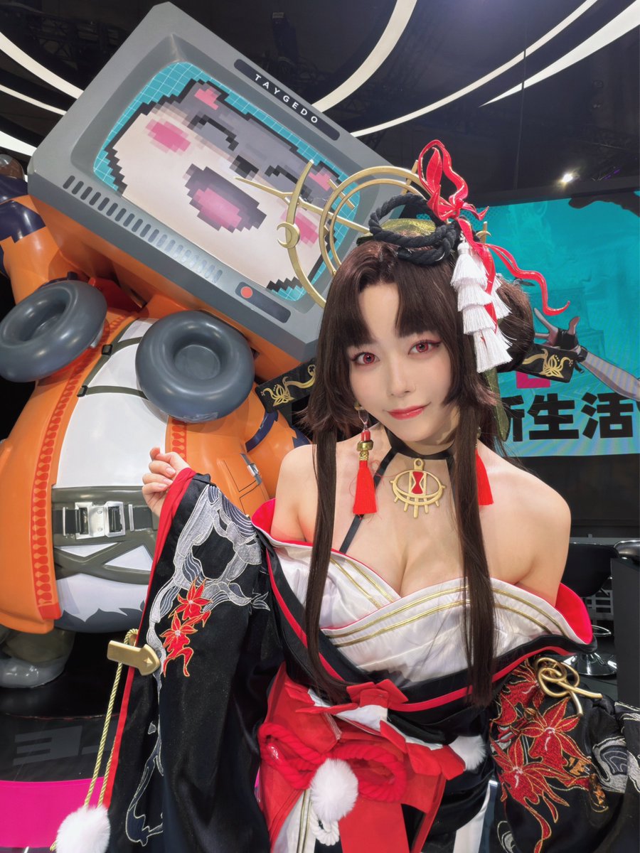 今日は『ニコニコ超会議』にて
NTEの潯（ほとり）さんのコスプレしたよ❤️‍🔥

リリースが楽しみすぎる🎮✨✨
#NTE #NTE超新生活 
#NTE_4月29日正式リリース https://t.co/s1NuA8Rx54