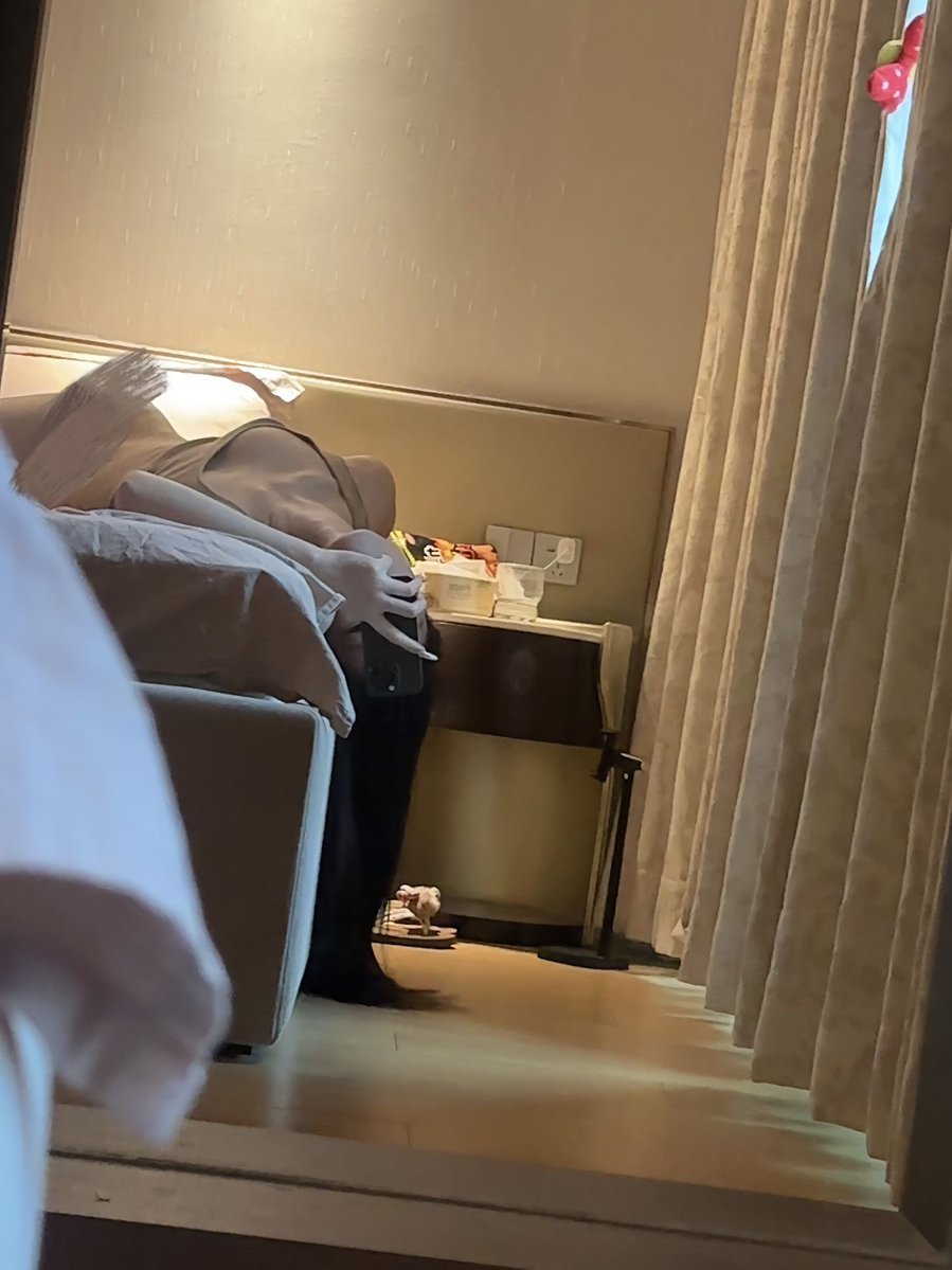 咸鱼真的是中国的暗网😂 https://t.co/8EaPYgXwIS