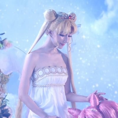 tcream_lilly